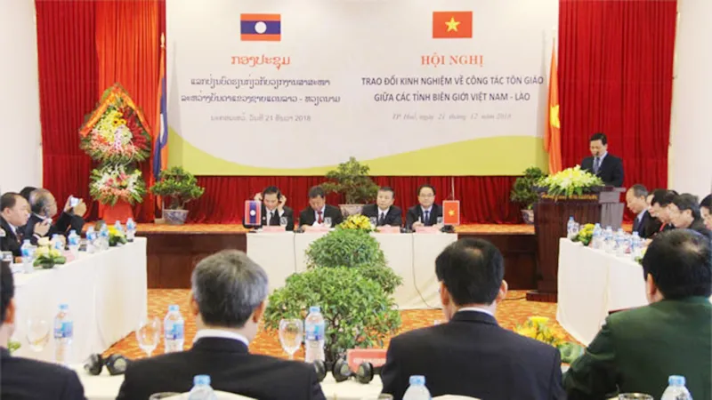 Trao đổi kinh nghiệm về công tác tôn giáo Việt Nam - Lào