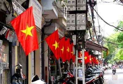 Treo cờ Tổ quốc và nghỉ Tết Nguyên đán Kỷ Hợi 2019