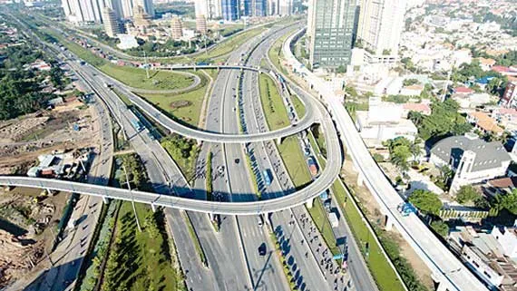 Nút giao thông ngã 3 Cát Lái, quận 2, TPHCM. Ảnh: VIỆT DŨNG 
