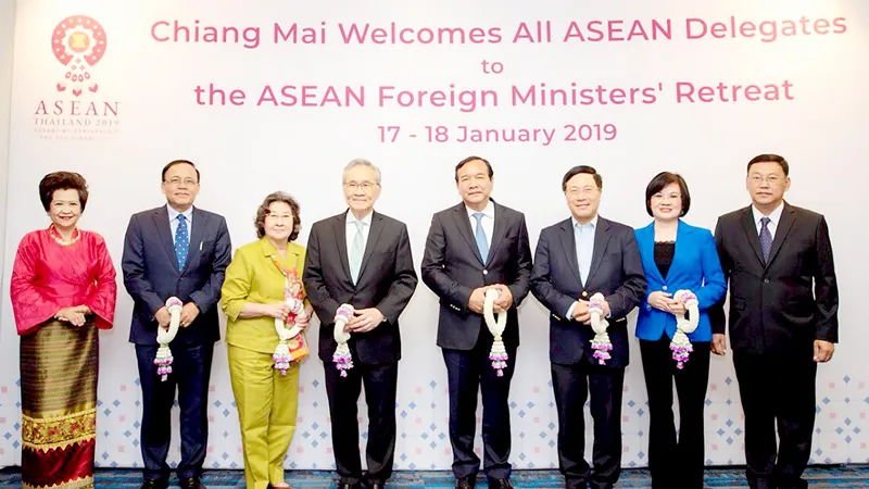 Các bộ trưởng ngoại giao ASEAN trong lễ đón ở Chiang Mai, Thái Lan