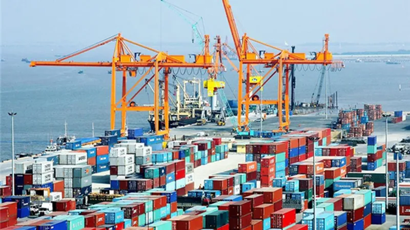 Nhận diện rủi ro khi đầu tư ra bên ngoài