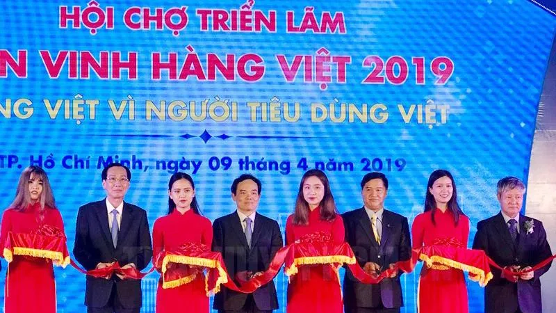 Khai mạc Hội chợ triển lãm “Tôn vinh hàng Việt 2019”