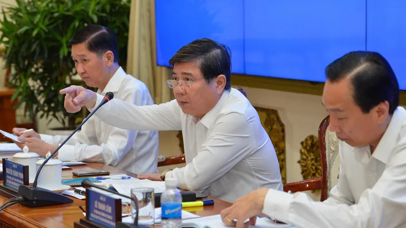 Chủ tịch UBND TPHCM Nguyễn Thành Phong phát biểu chỉ đạo tại Kỳ họp Kinh tế-xã hội TPHCM, 4-6-2019. Ảnh: VIỆT DŨNG