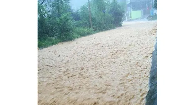 Miền Bắc lũ đến sớm