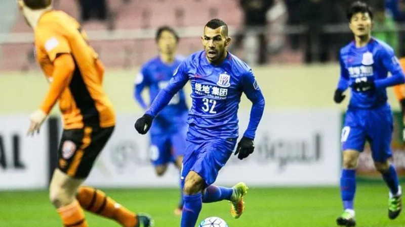 Tevez trong màu áo Shanghai Shenhua. ​