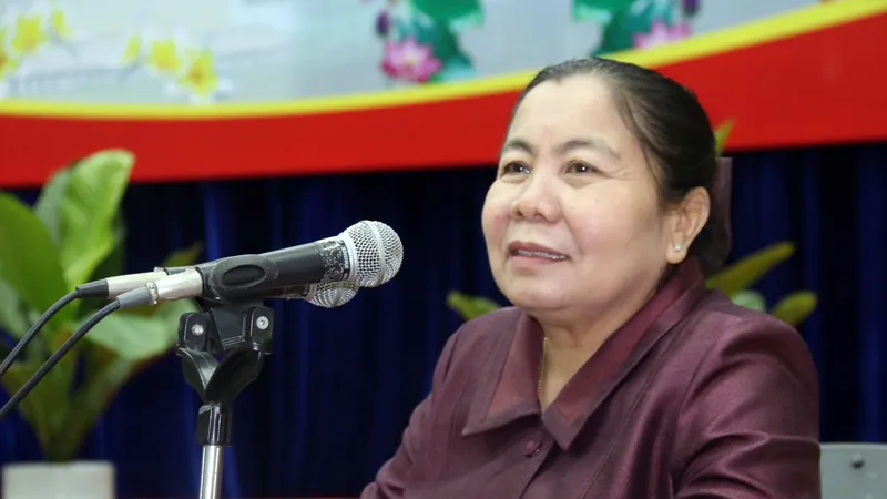 Phó Chủ tịch Quốc hội Lào Sysay Leudedmounsone phát biểu tại buổi làm việc. . Ảnh: Nguyễn Sơn - TTXVN