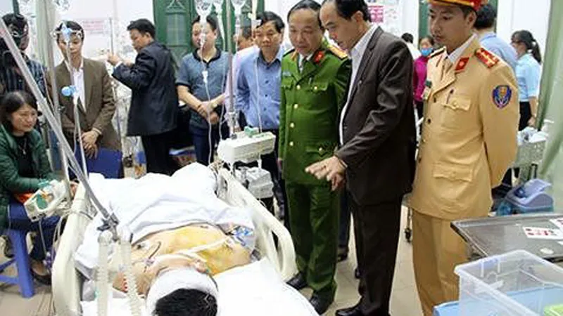 Thăng hàm cán bộ CSGT hy sinh khi làm nhiệm vụ