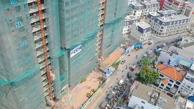 Những dự án nhà cao tầng xung quanh sân bay Tân Sơn Nhất góp phần làm gia tăng kẹt xe tại khu vực này