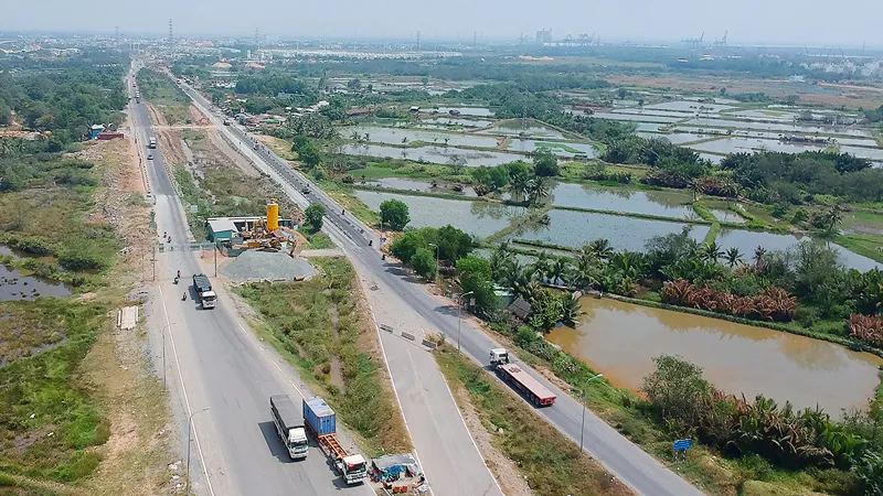 Đường vành đai 2 qua quận 2. Ảnh: CAO THĂNG