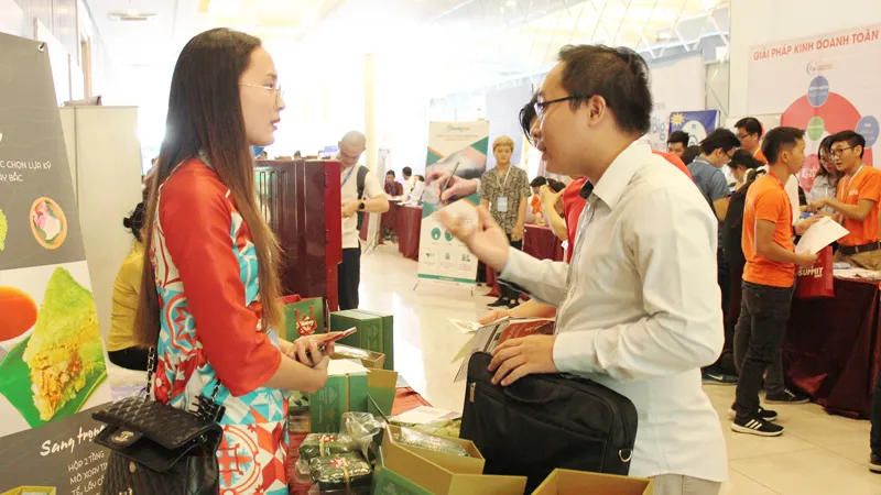 Các doanh nghiệp tìm kiếm cơ hội hợp tác tại một ngày hội kết nối kinh doanh trực tuyến tại TPHCM