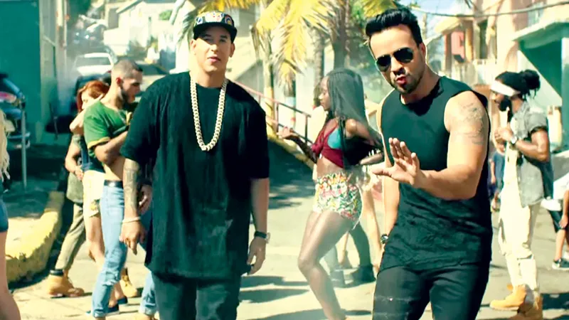 Một cảnh trong video clip Despacito, thu hút hơn 5 tỷ lượt người xem trên YouTube