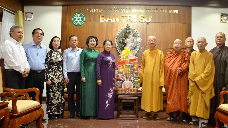 Đồng chí Võ Thị Dung, Phó Bí thư Thành ủy TPHCM đến thăm, chúc mừng Ban Trị sự Giáo hội Phật giáo Việt Nam TPHCM