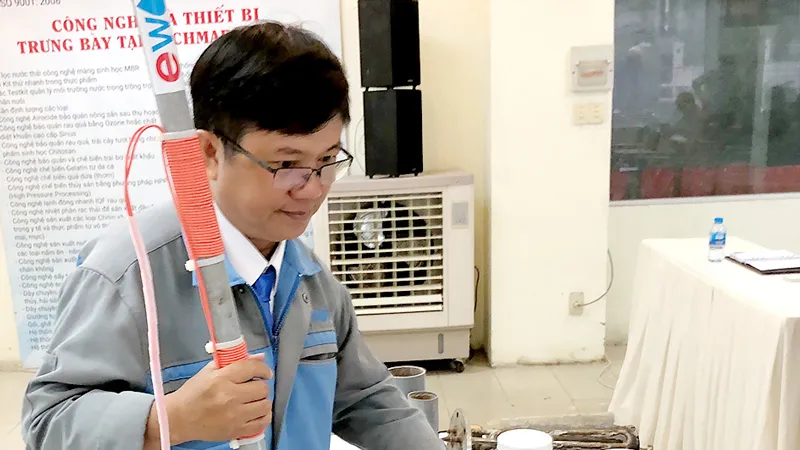 Kỹ sư Công ty TNHH Ewater Engineering giới thiệu thiết bị Ewater