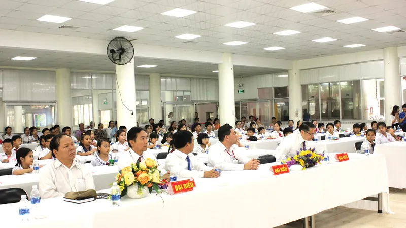 Các em tham gia chương trình