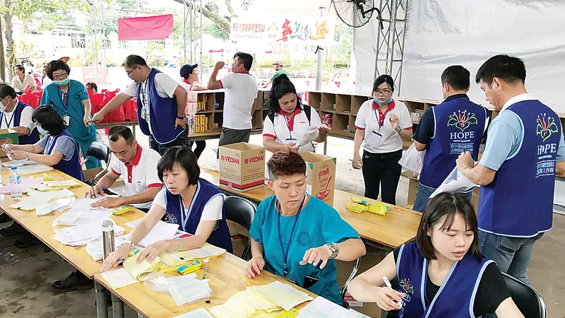 Sự phối hợp nhịp nhàng ăn ý giữa CB CNV công ty Vedan Việt Nam và các y bác sĩ bệnh viện Vinh dân cũng là điểm sáng của chương trình