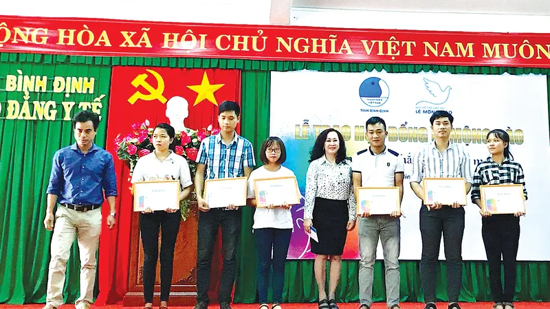 Quỹ Hỗ trợ giáo dục Lê Mộng Đào tiếp tục đồng hành cùng các SV-HS tại 5 tỉnh thành