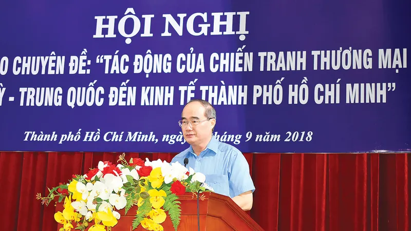 Bí thư Thành ủy TPHCM Nguyễn Thiện Nhân phát biểu tại hội nghị. Ảnh: NGUYỄN ĐÌNH