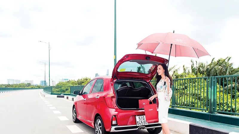 Phong cách phái đẹp đằng sau tay lái Morning