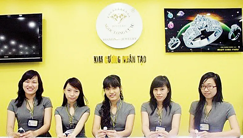 Bộ sưu tập kim cương nhân tạo 2018 Canary - Diva