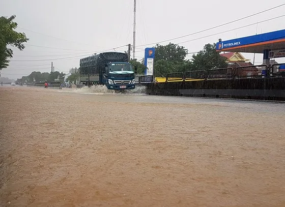 “Hậu bão số 9” vẫn gây mưa lớn trên diện rộng