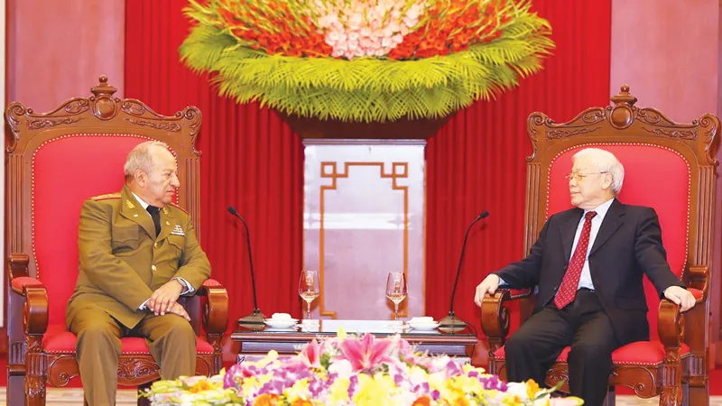 Tổng Bí thư, Chủ tịch nước Nguyễn Phú Trọng tiếp Thượng tướng Leopoldo Cintra Frías, Ủy viên Bộ Chính trị, Ủy viên Hội đồng Nhà nước và Hội đồng Bộ trưởng, Bộ trưởng Bộ các Lực lượng vũ trang cách mạng Cuba