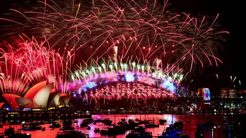 Màn trình diễn pháo hoa ngoạn mục đón năm mới tại Sydney, Australia