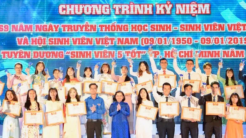 Tuyên dương 192 tập thể, cá nhân “Sinh viên 5 tốt”