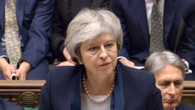 Thủ tướng Anh Theresa May đối mặt với khó khăn sau khi thỏa thuận Brexit bị Hạ viện Anh phản đối