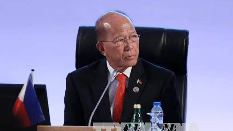 Bộ trưởng Quốc phòng Philippines Delfin Lorenzana