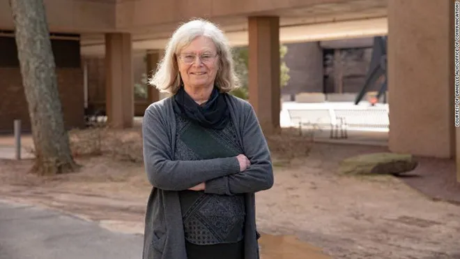 Bà Karen Uhlenbeck