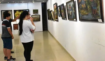 Triển lãm mỹ thuật kỷ niệm 129 năm Ngày sinh Chủ tịch Hồ Chí Minh