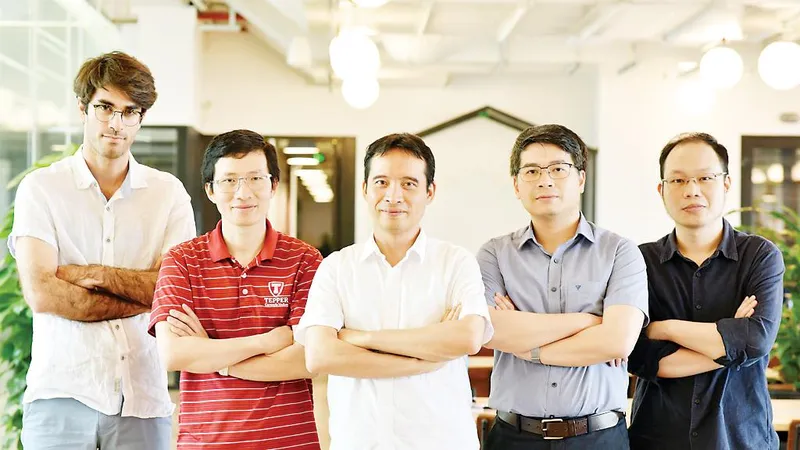 Đội ngũ các chuyên gia của VinAI Research có 3 người đến từ thung lũng Silicon, 3 người từng được giải Toán quốc tế