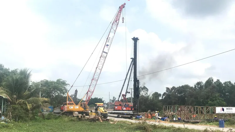 Mờ mịt cao tốc Trung Lương - Mỹ Thuận