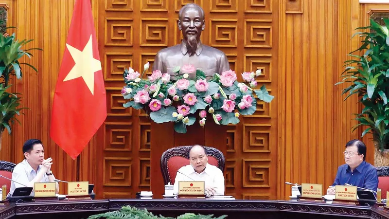 Thủ tướng Nguyễn Xuân Phúc chủ trì cuộc họp. Ảnh: VGP