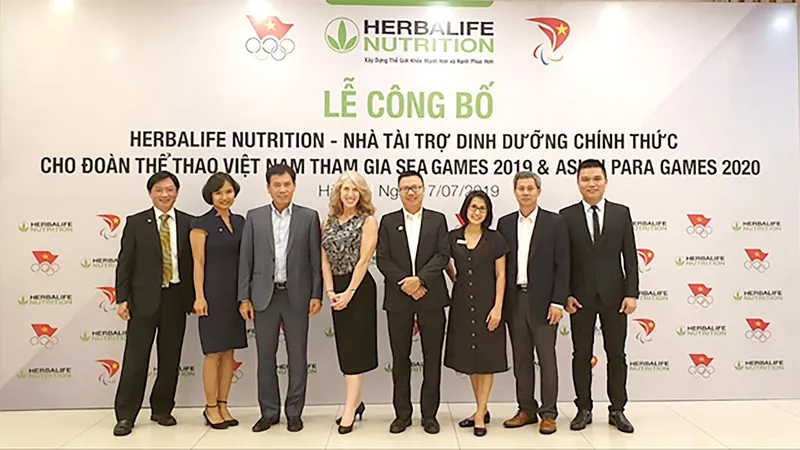 Đại diện lãnh đạo của Thể thao Việt Nam và Herbalife Nutrition tại lễ ký kết ngày 17-7-2019