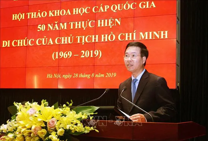 Trưởng Ban Tuyên giáo Trung ương Võ Văn Thưởng phát biểu kết luận hội thảo. Ảnh: VGP