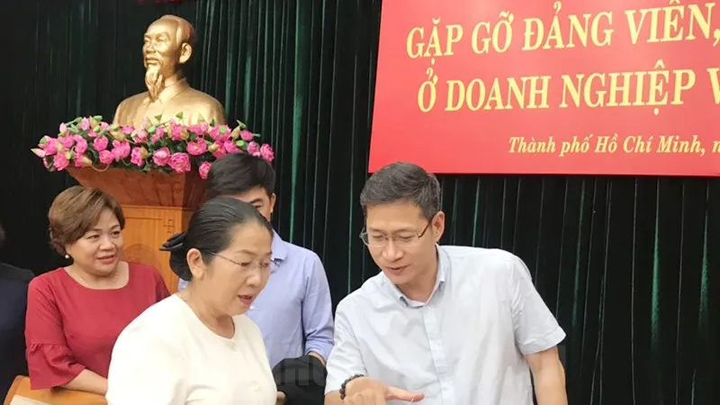Đồng chí Võ Thị Dung , Phó Bí thư Thành ủy TPHCM trao đổi với các đại biểu tại buổi gặp gỡ. Ảnh: hcmcpv