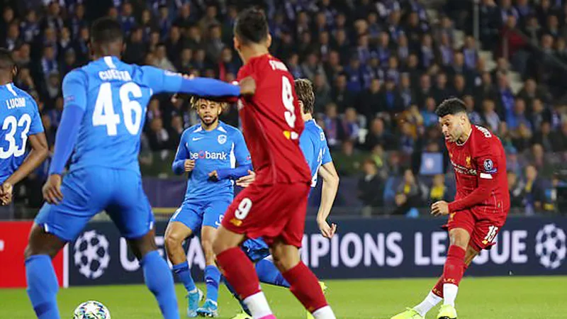 A.Oxlade-Chamberlain tung cú sút mở tỷ số cho Liverpool ngay ở phút thứ 2. Ảnh: Getty Images