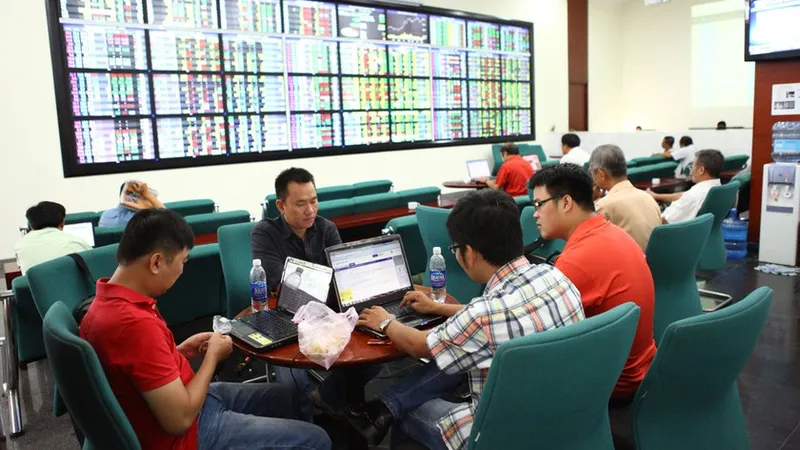 Cổ phiếu ngân hàng, VN-Index tăng