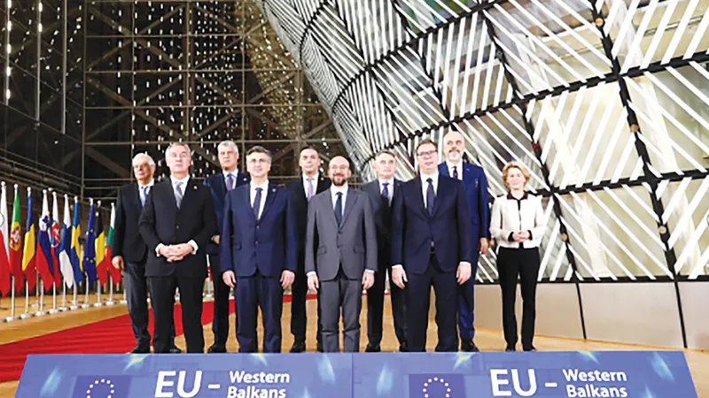 Lãnh đạo EU và các nhà lãnh đạo 6 quốc gia, vùng lãnh thổ khu vực Tây Balkan tại cuộc họp. Ảnh: MENAFN