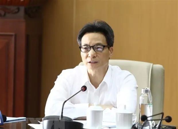 Phó Thủ tướng Chính phủ Vũ Đức Đam phát biểu chỉ đạo tại điểm cầu Bộ Y tế. Ảnh: Văn Điệp/TTXVN