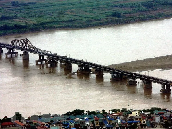 Phát hiện quả bom gần cầu Long Biên