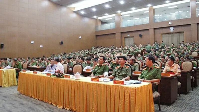 Quang cảnh buổi hội nghi sơ kết 6 tháng đầu năm 2020 tại trụ sở Công an TPHCM