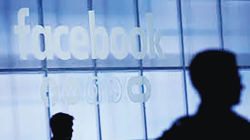 Siết chặt hoạt động của các trang web chính trị trên Facebook