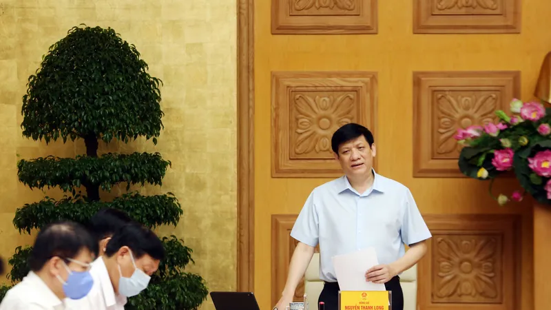 GS-TS Nguyễn Thanh Long, Quyền Bộ trưởng Bộ Y tế phát biểu tại buổi họp. Ảnh: Đình Nam/VGP