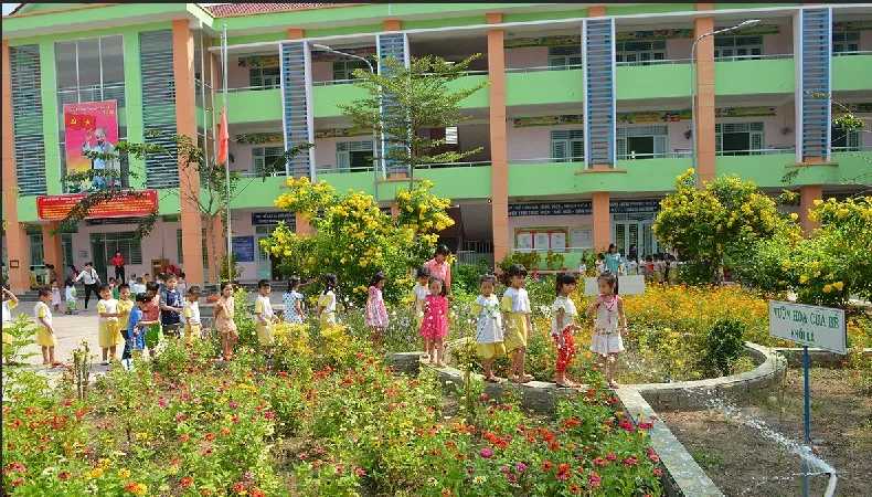 Các em được học trong ngôi trường khang trang đạt chuẩn ở Củ Chi. Ảnh: VIỆT DŨNG