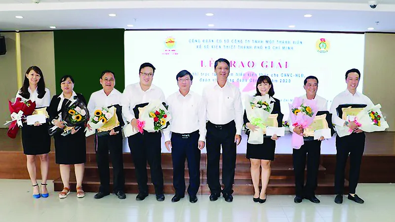 Công ty TNHH MTV Xổ số kiến thiết thành phố trao giải Hội thi tìm hiểu kiến thức pháp luật trực tuyến năm 2020