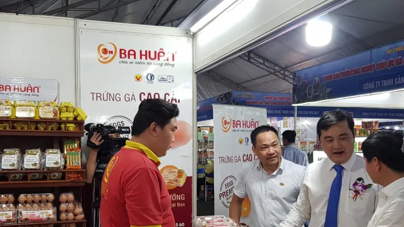 Hội chợ cuối năm thu hút khách hàng