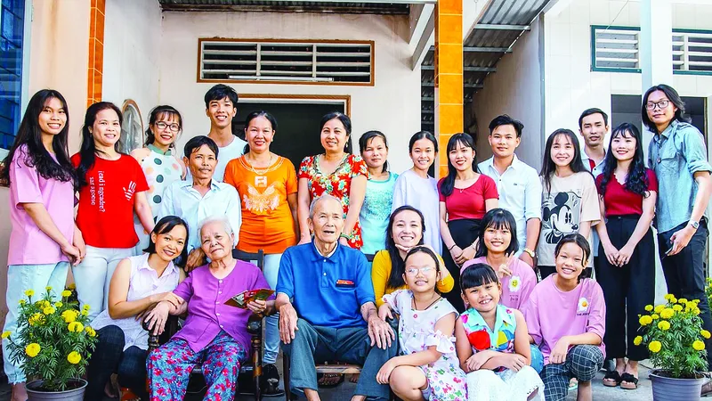Sự sum họp, đoàn viên của con cháu mới là điều ông bà, cha mẹ cần