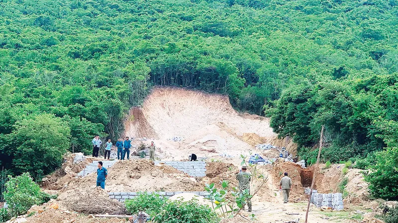 Bát nháo phân lô, bán nền tại Nam Trung bộ - Tây Nguyên - Bài 2: Hiểm họa từ xẻ núi, bạt đồi